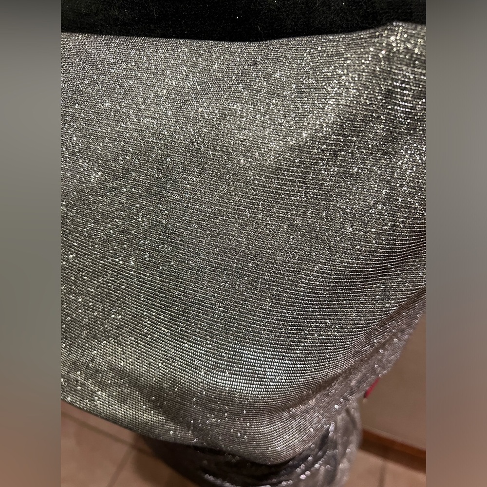 VINCE CAMUTO NWT- Shimmer off shoulder cocktail dress 🩶🩶🩶 - Picture 7 of 9